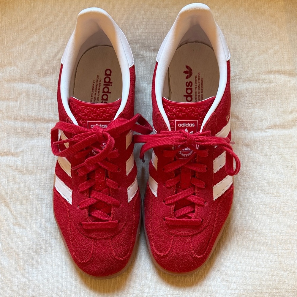 Adidas Women’s 8.5/Men’s 7.5 Better Scarlet/White Indoor Gazelle Sneakers